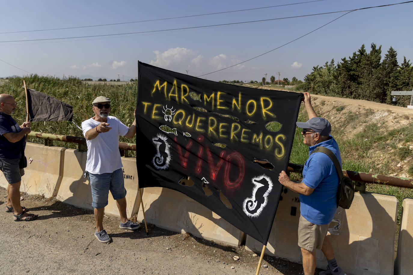 La manifestación en la Rambla del Albujón por el Mar Menor, en imágenes