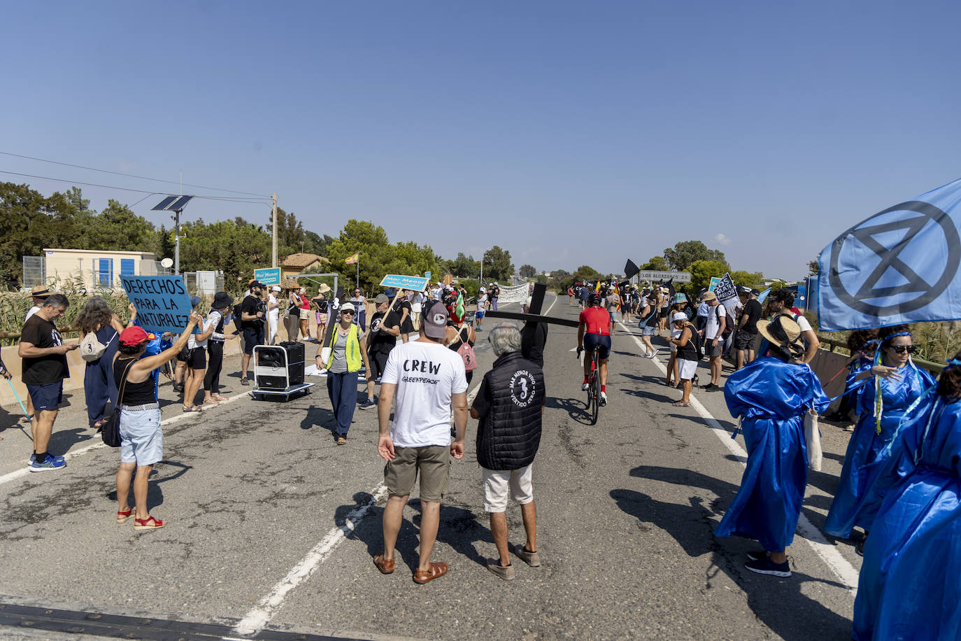 La manifestación en la Rambla del Albujón por el Mar Menor, en imágenes