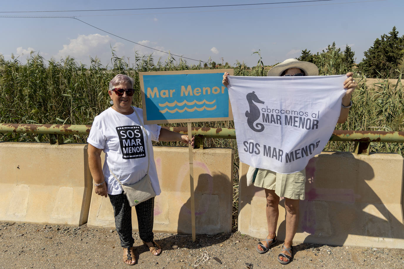La manifestación en la Rambla del Albujón por el Mar Menor, en imágenes