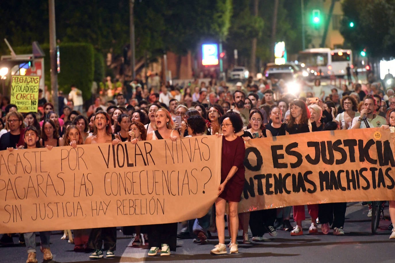 Las imágenes de la protesta en Murcia contra las penas a los empresarios de la red de prostitución de menores