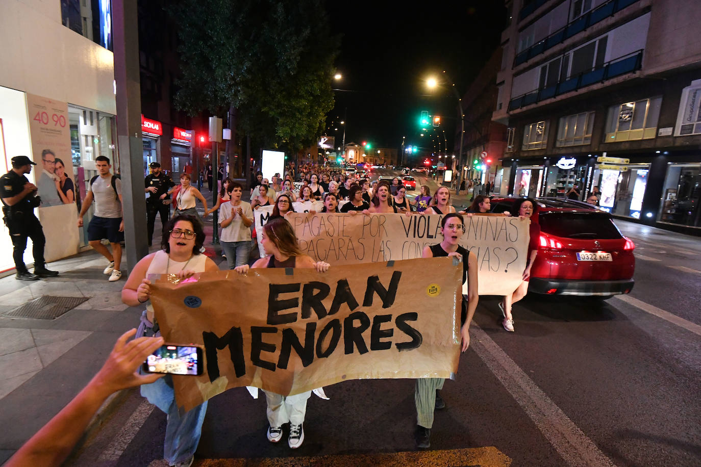 Las imágenes de la protesta en Murcia contra las penas a los empresarios de la red de prostitución de menores