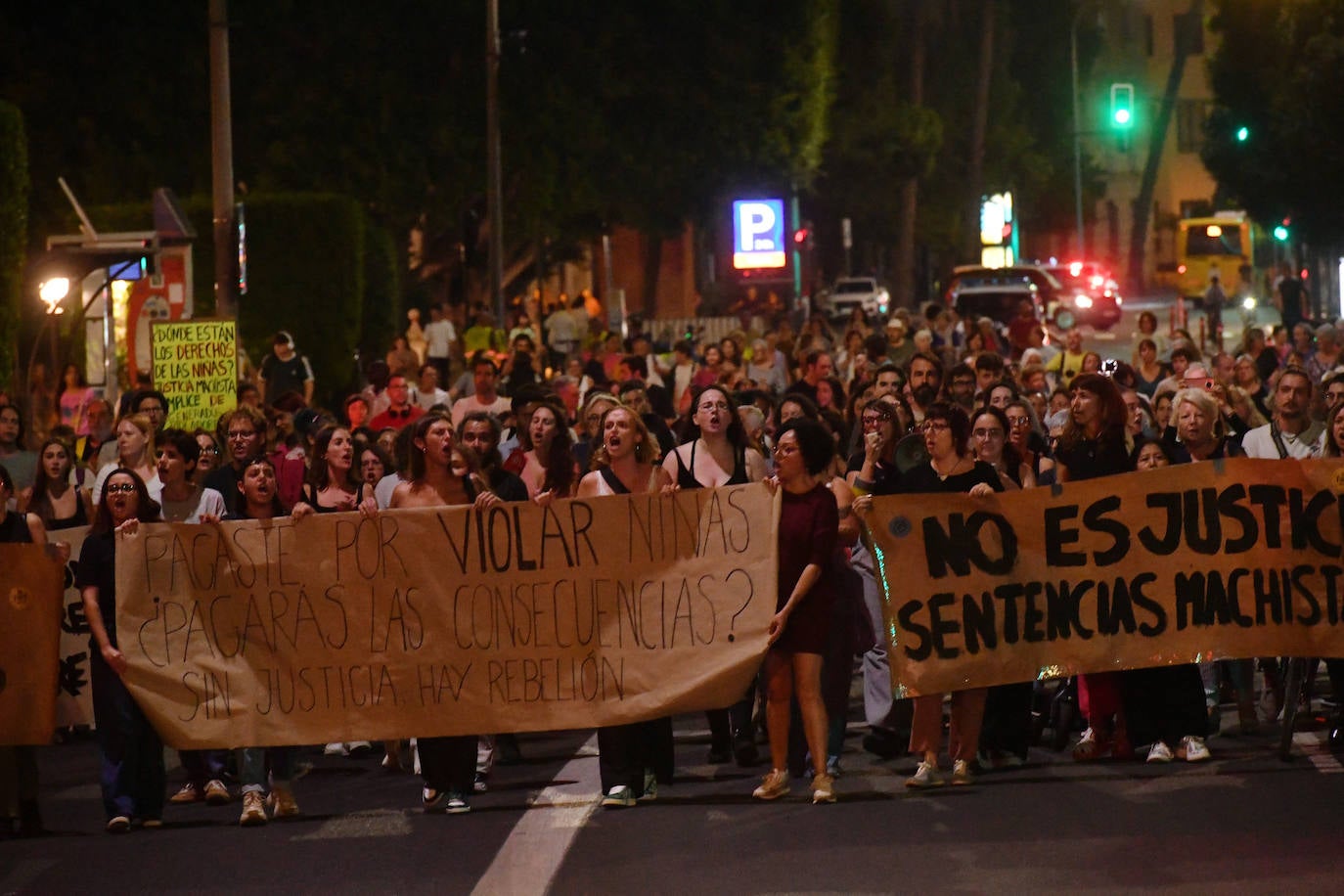 Las imágenes de la protesta en Murcia contra las penas a los empresarios de la red de prostitución de menores