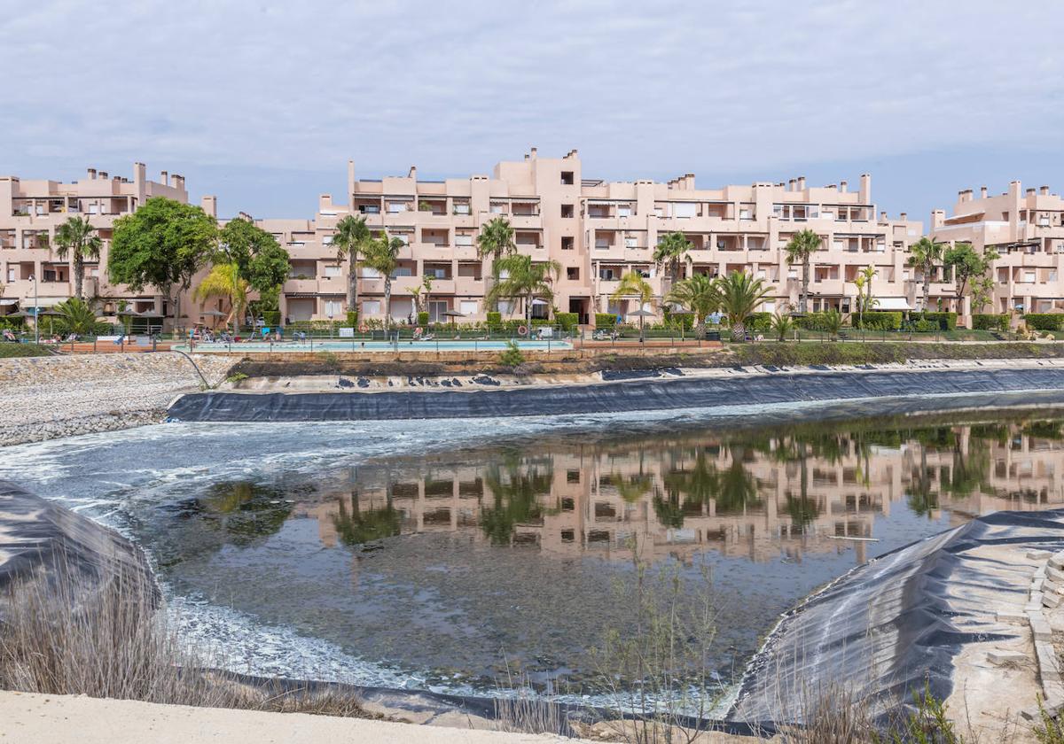 Lago de Condado de Alhama