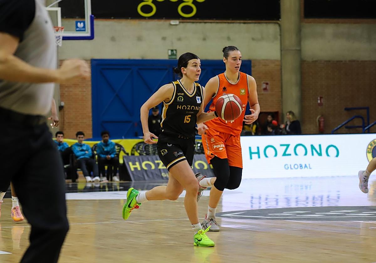 Carmen Grande dirige una transición en el último Jairis-Valencia, resuelto con victoria alcantarillera.