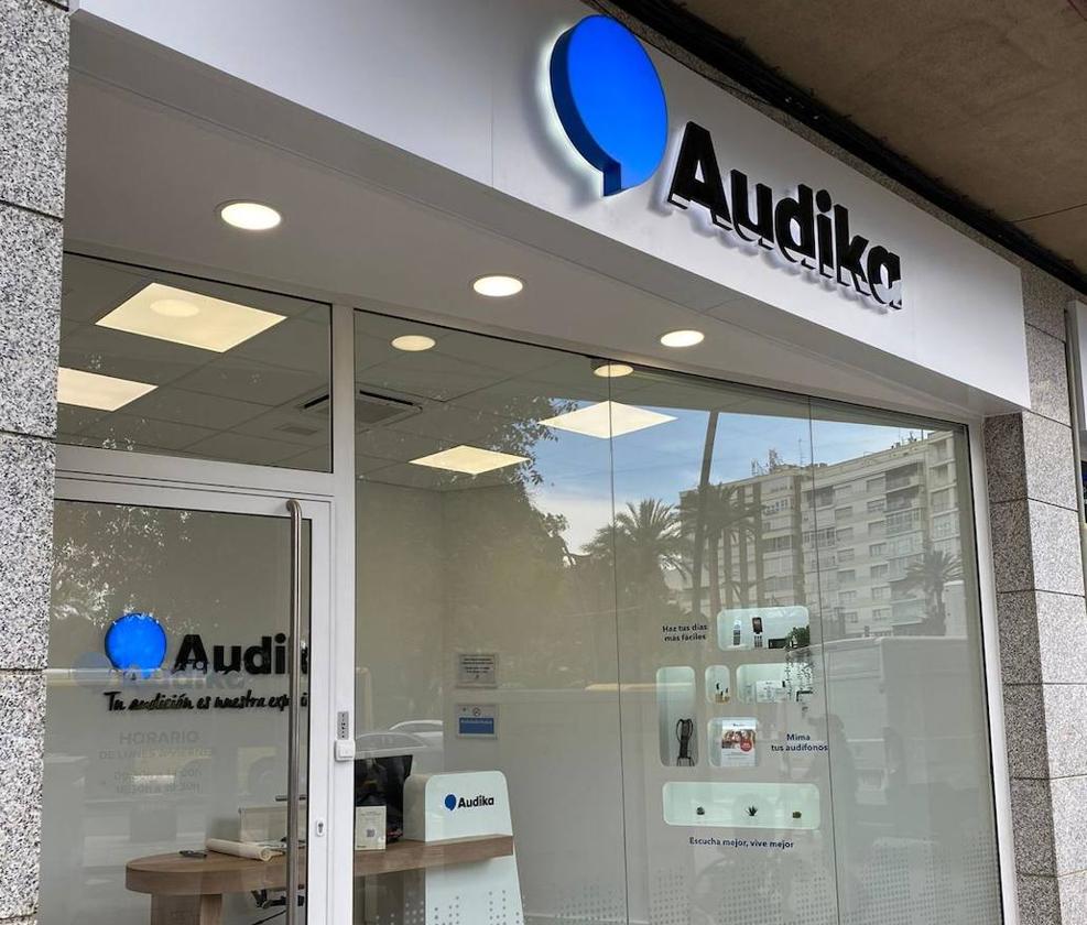 Prevenir el aislamiento social: La importancia de cuidar nuestra salud auditiva