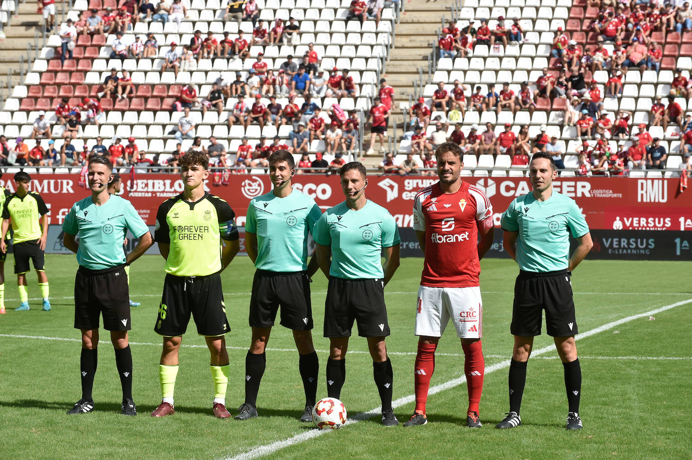 La derrota del Real Murcia frente al Betis Deportivo en el Enrique Roca, en imágenes