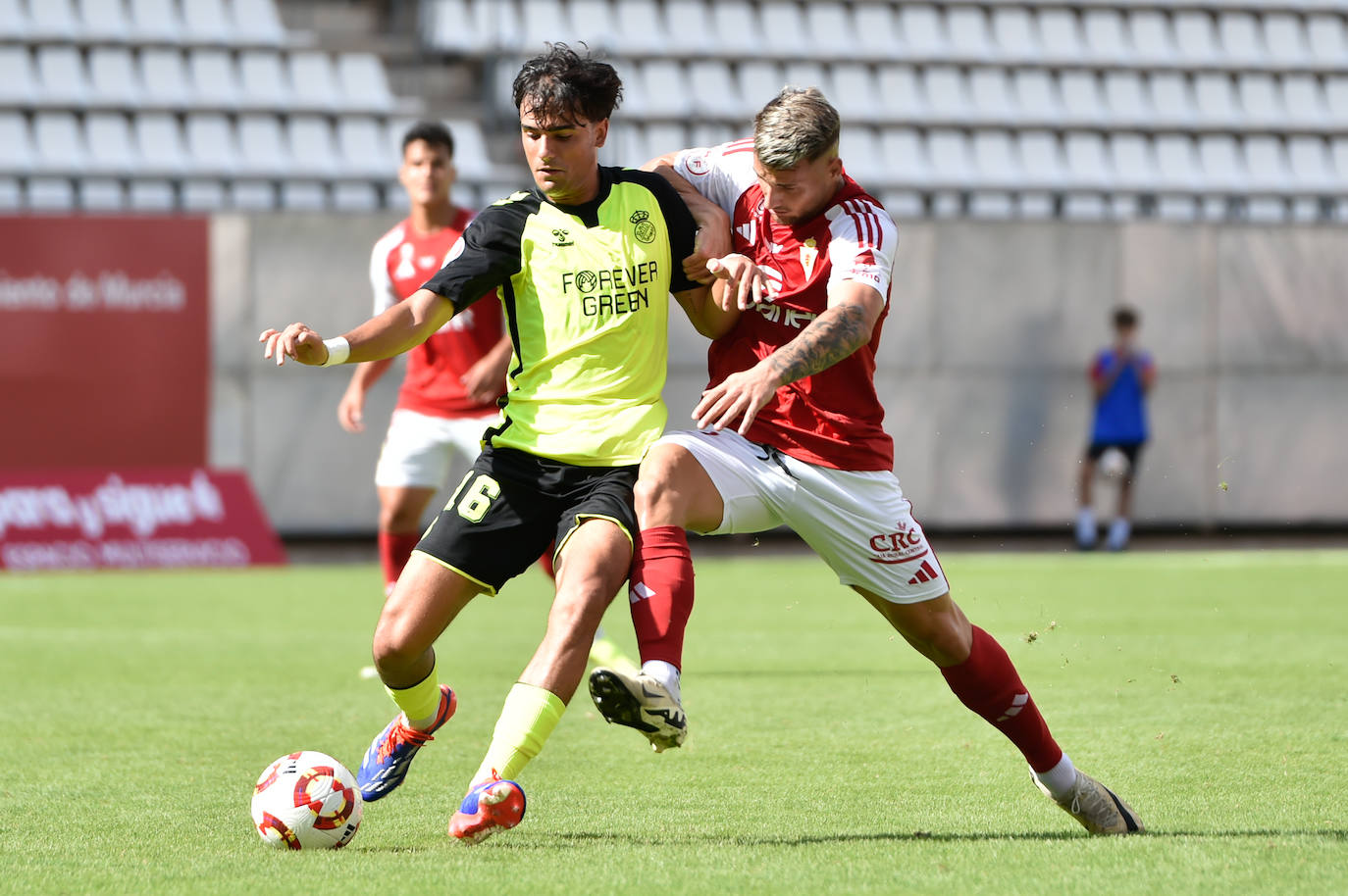 La derrota del Real Murcia frente al Betis Deportivo en el Enrique Roca, en imágenes