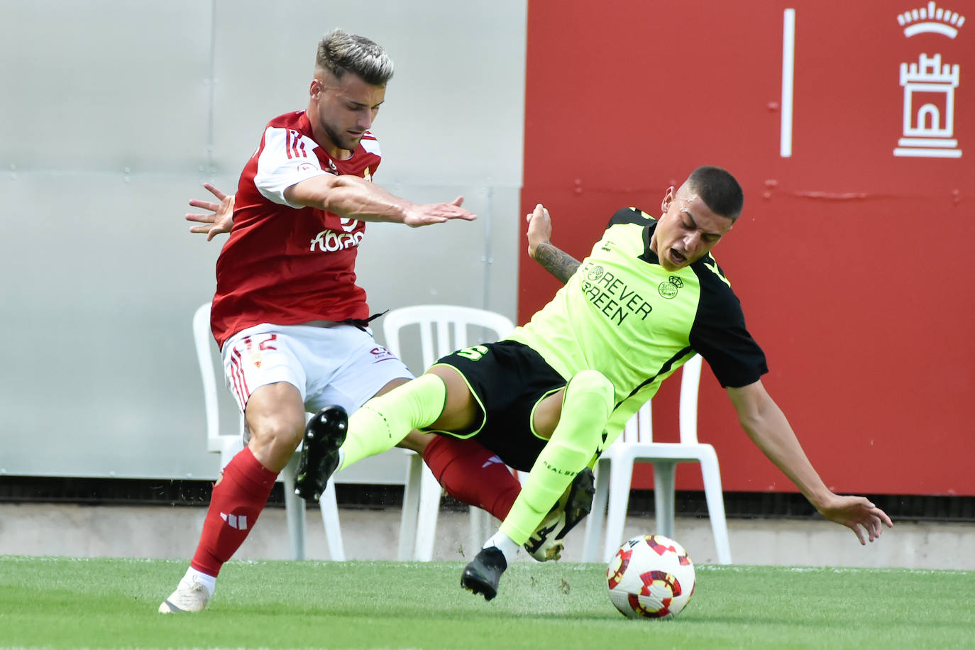 La derrota del Real Murcia frente al Betis Deportivo en el Enrique Roca, en imágenes