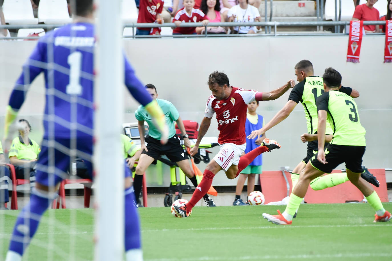 La derrota del Real Murcia frente al Betis Deportivo en el Enrique Roca, en imágenes