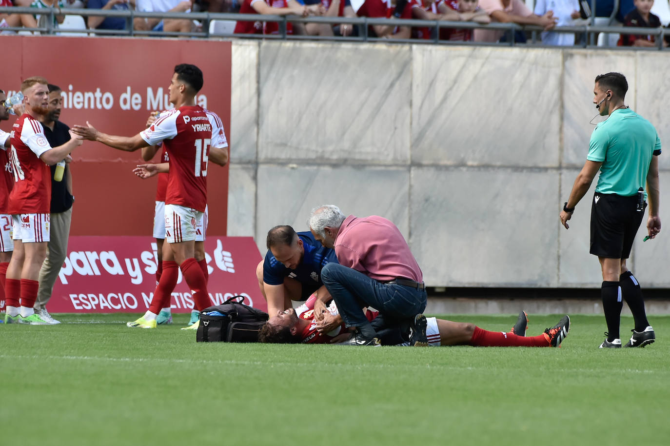 La derrota del Real Murcia frente al Betis Deportivo en el Enrique Roca, en imágenes