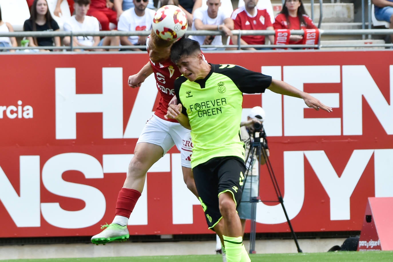 La derrota del Real Murcia frente al Betis Deportivo en el Enrique Roca, en imágenes