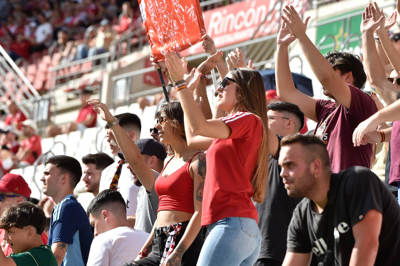 La derrota del Real Murcia frente al Betis Deportivo en el Enrique Roca, en imágenes