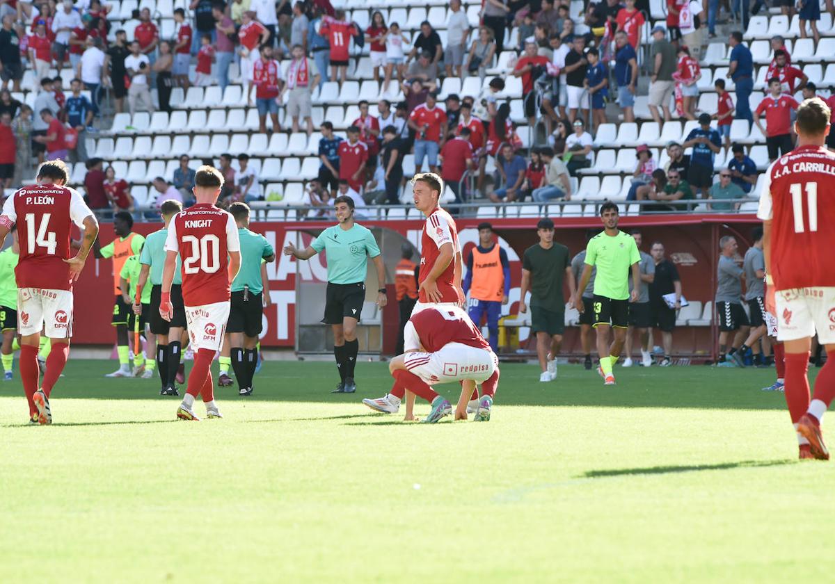 La derrota del Real Murcia frente al Betis Deportivo en el Enrique Roca, en imágenes