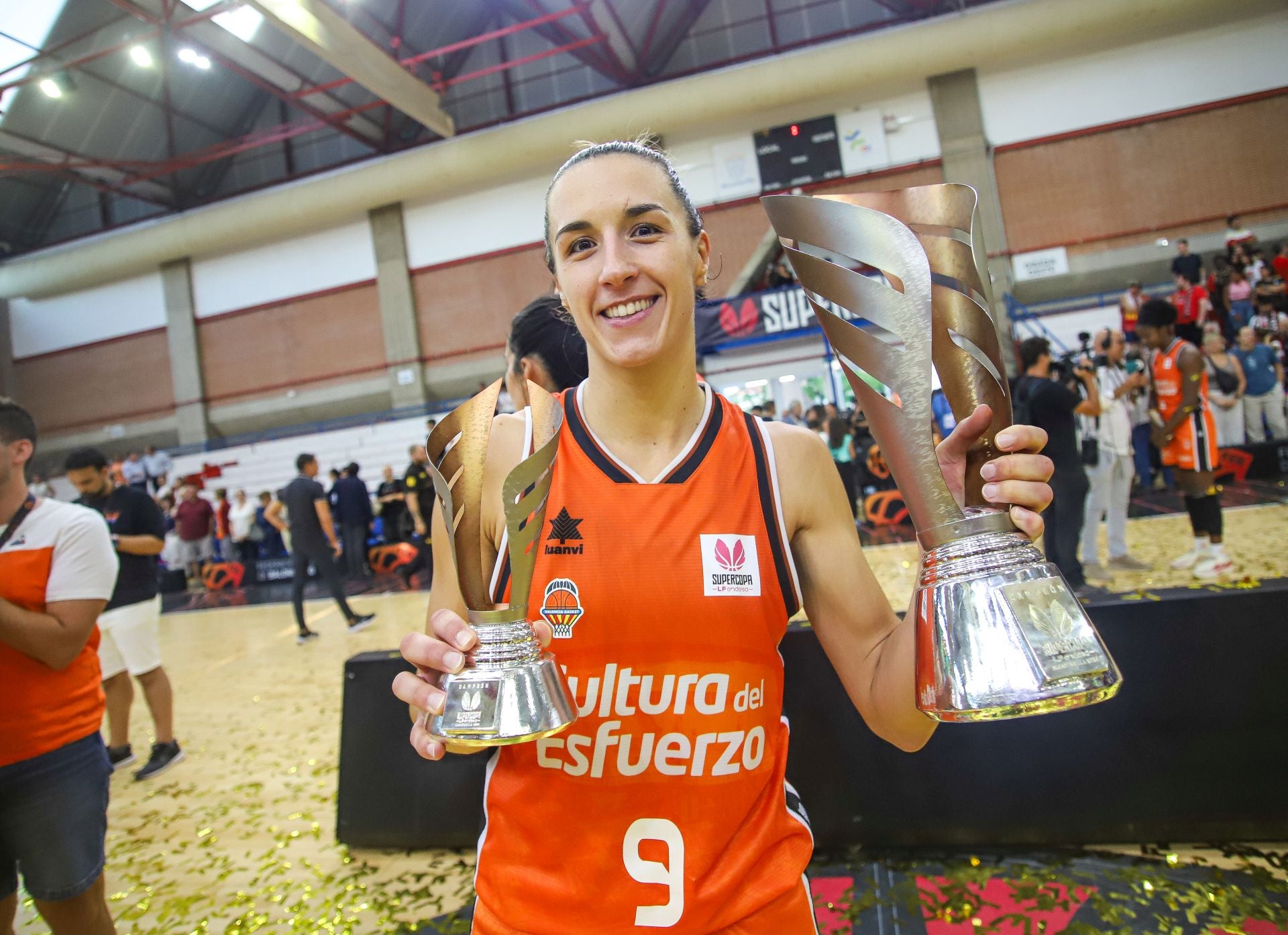 Las imágenes del partido de la Supercopa entre Valencia Basket y Zaragoza