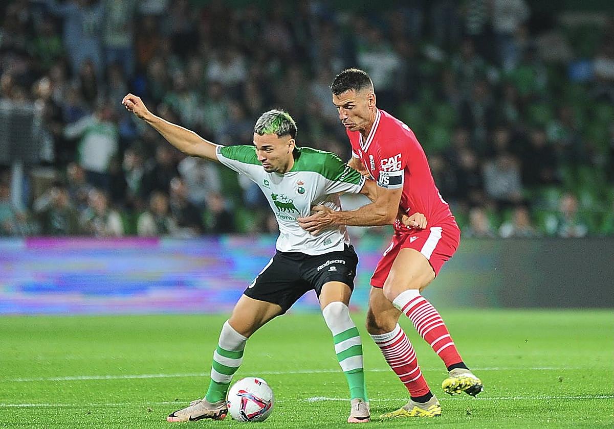 Alcalá en el partido del Cartagena frente al Racing