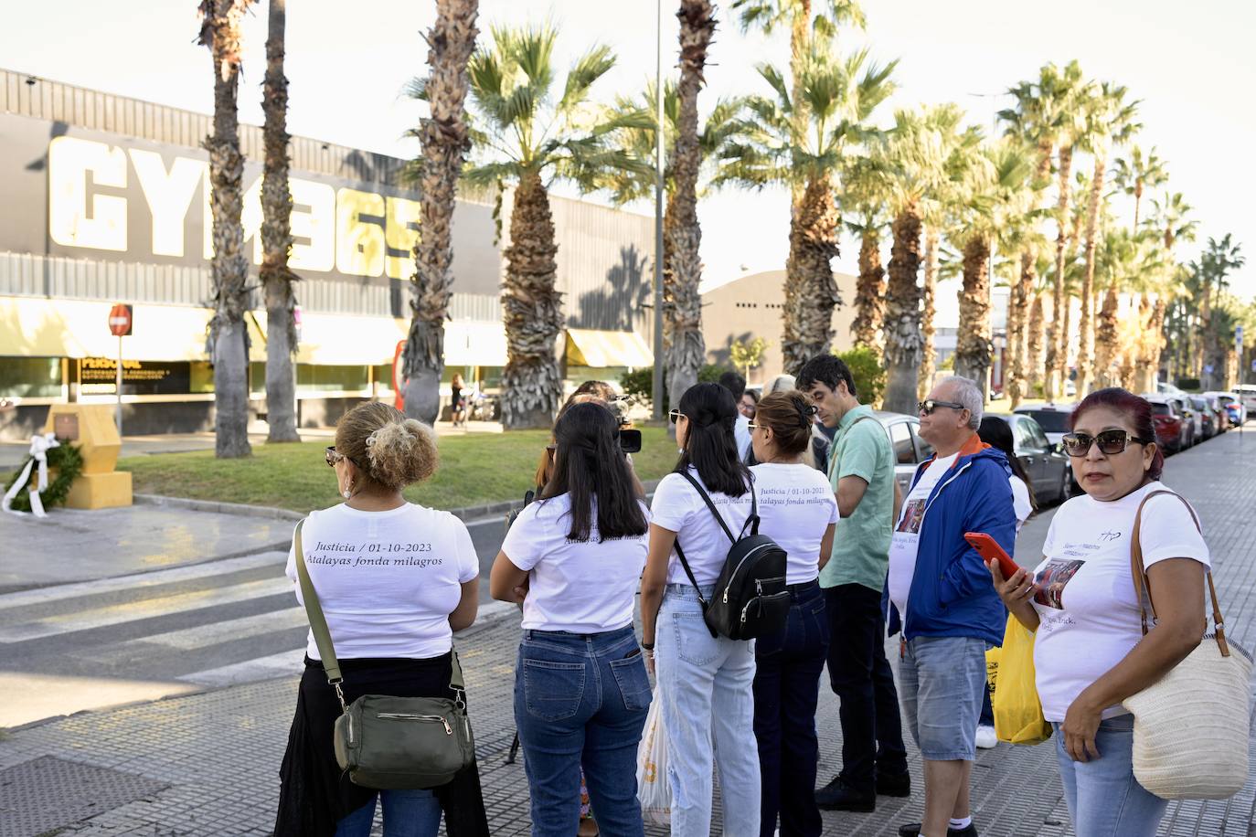 Homenaje a las víctimas de la tragedia de Atalayas, en imágenes