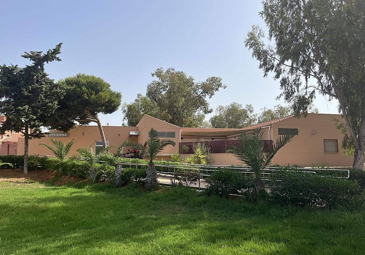 El conjunto residencial dispone de zonas verdes propias.