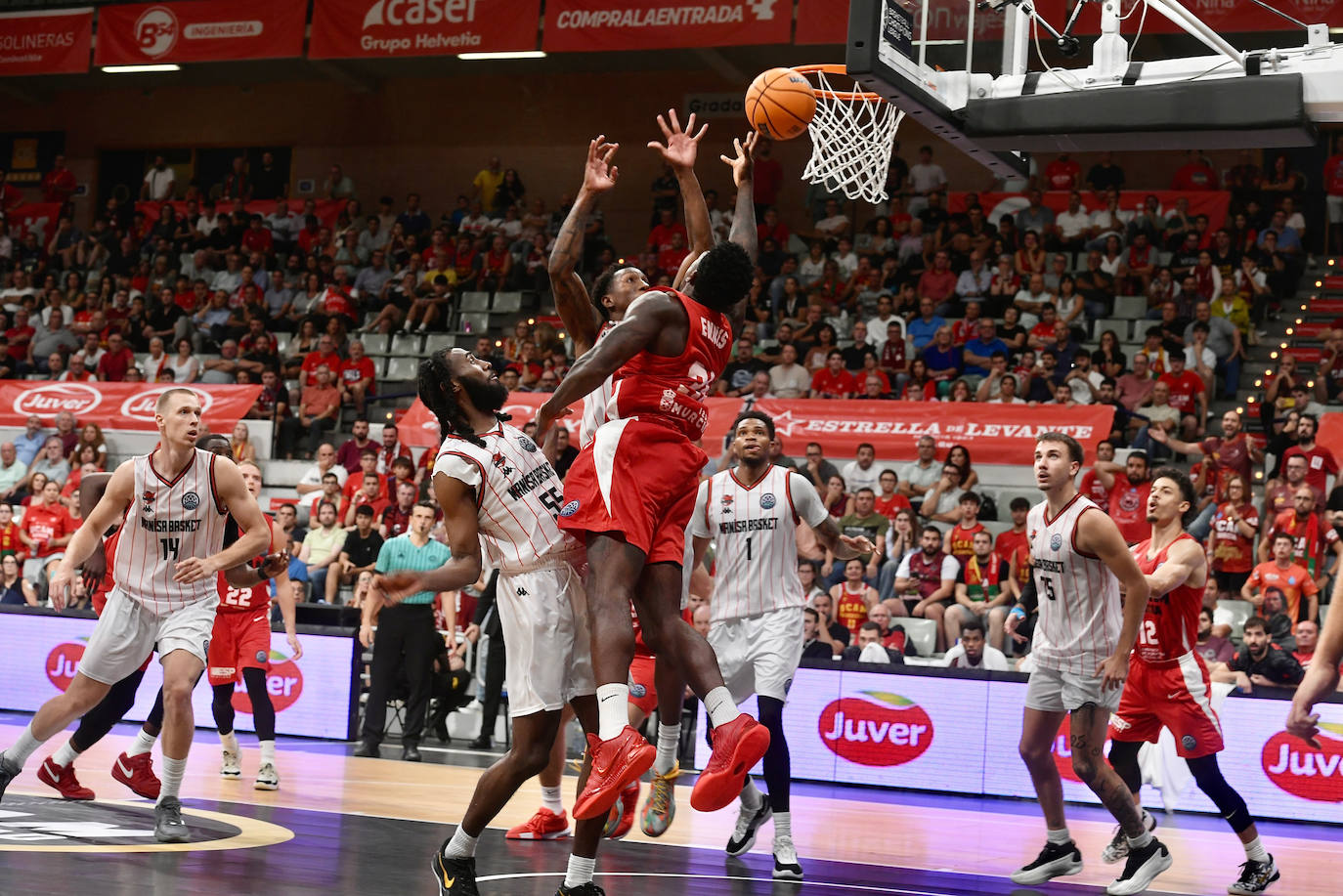 Las imágenes del UCAM Murcia-Manisa Basket (97-103)