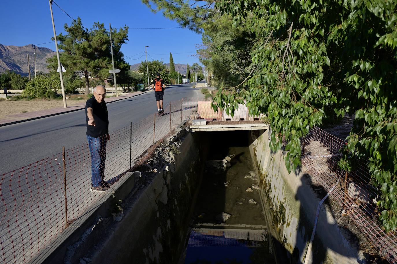 Las imágenes de los baches y socavones en El Raal