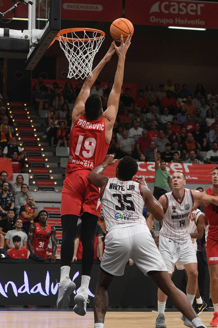 Las imágenes del UCAM Murcia-Manisa Basket (97-103)