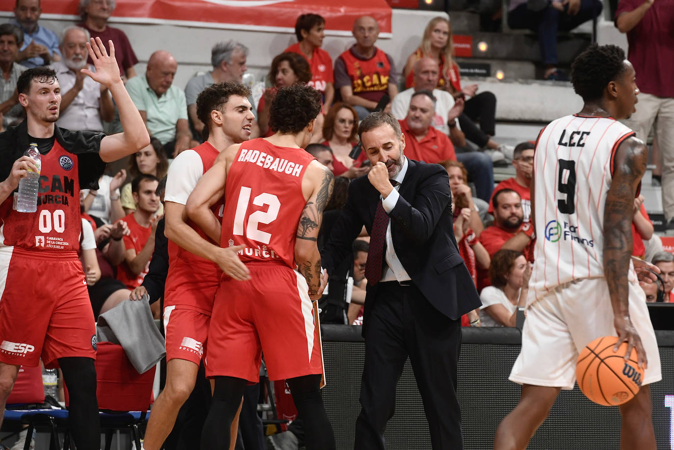 Las imágenes del UCAM Murcia-Manisa Basket (97-103)