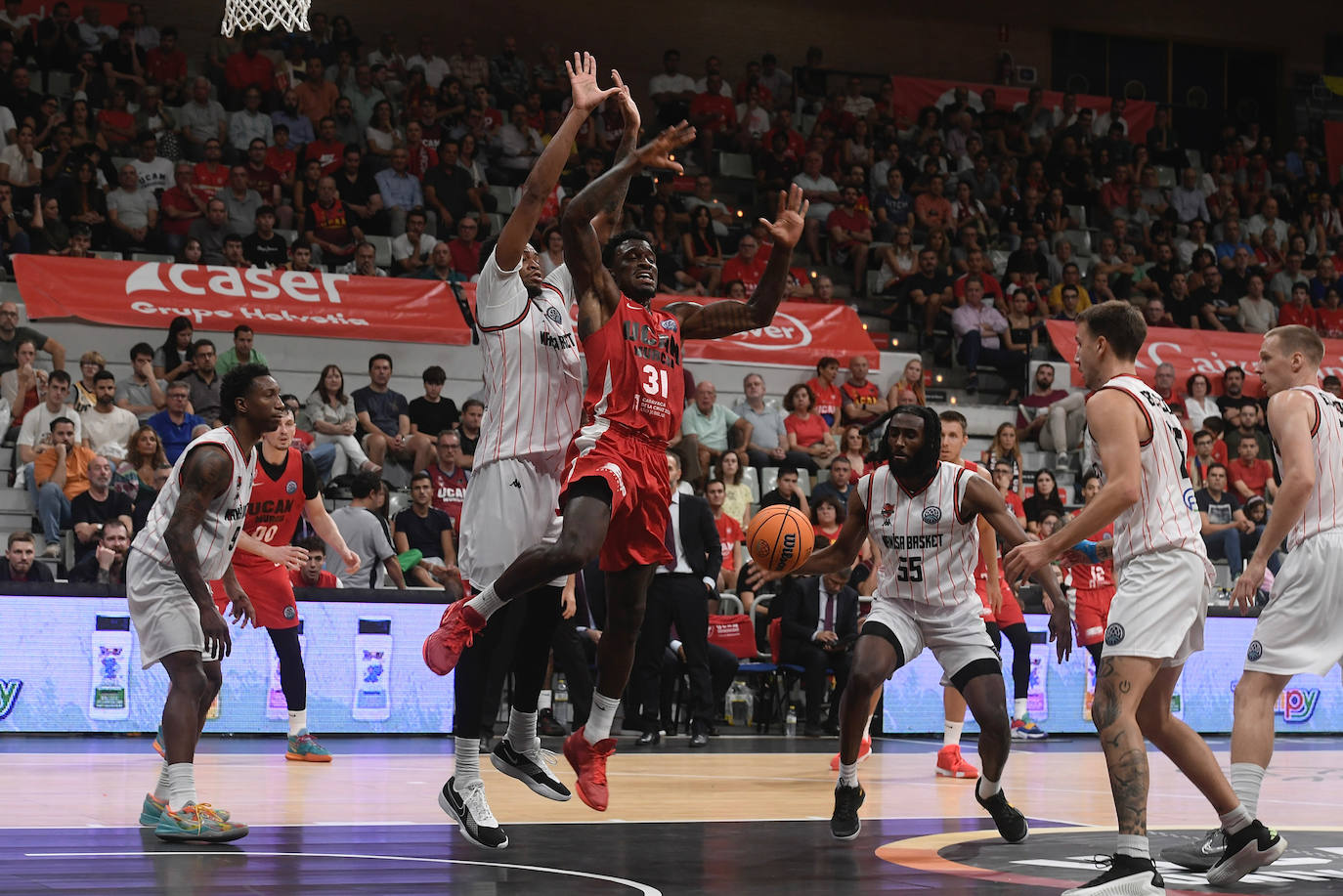Las imágenes del UCAM Murcia-Manisa Basket (97-103)