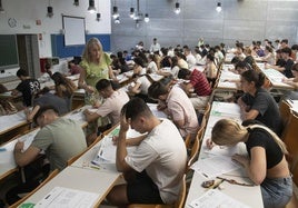 Alumnos de Cartagena realizan las pruebas de acceso el pasado curso.