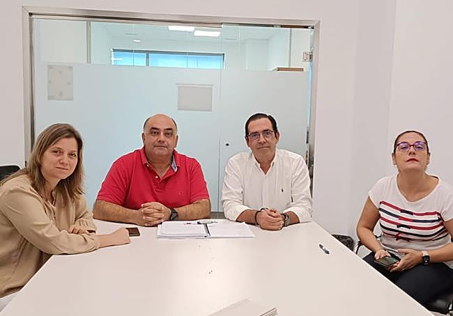 Reunión del concejal de Infraestructuras con el equipo de la Escuela Politécnico Superior de Orihuela.
