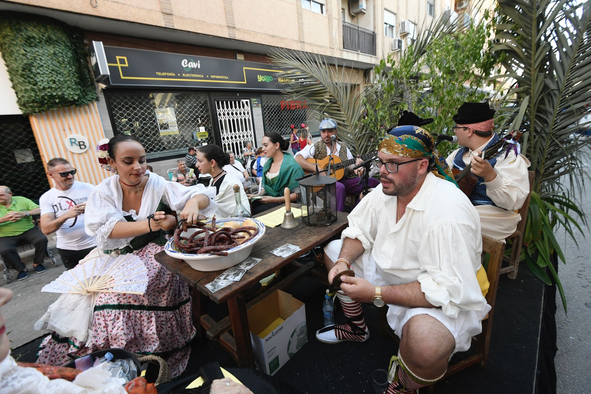 Más de medio centenar de carrozas desfilan en el Bando de la Huerta de Santomera