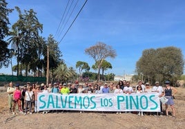 Imagen de la concentración llevada a cabo este sábado por el estado de los pinos de Churra.