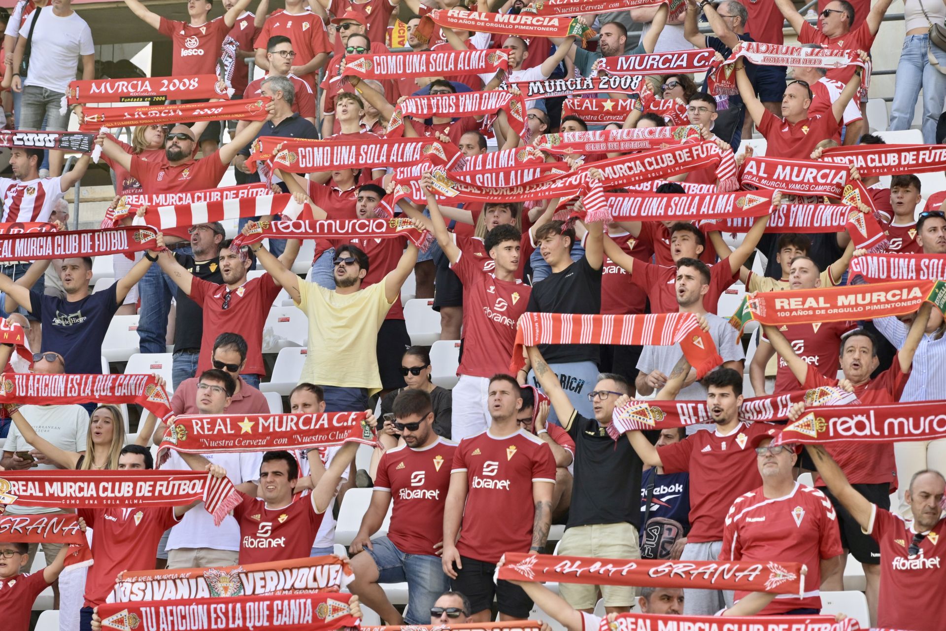 Real Murcia-Alcorcón: búscate en la grada del Estadio Enrique Roca