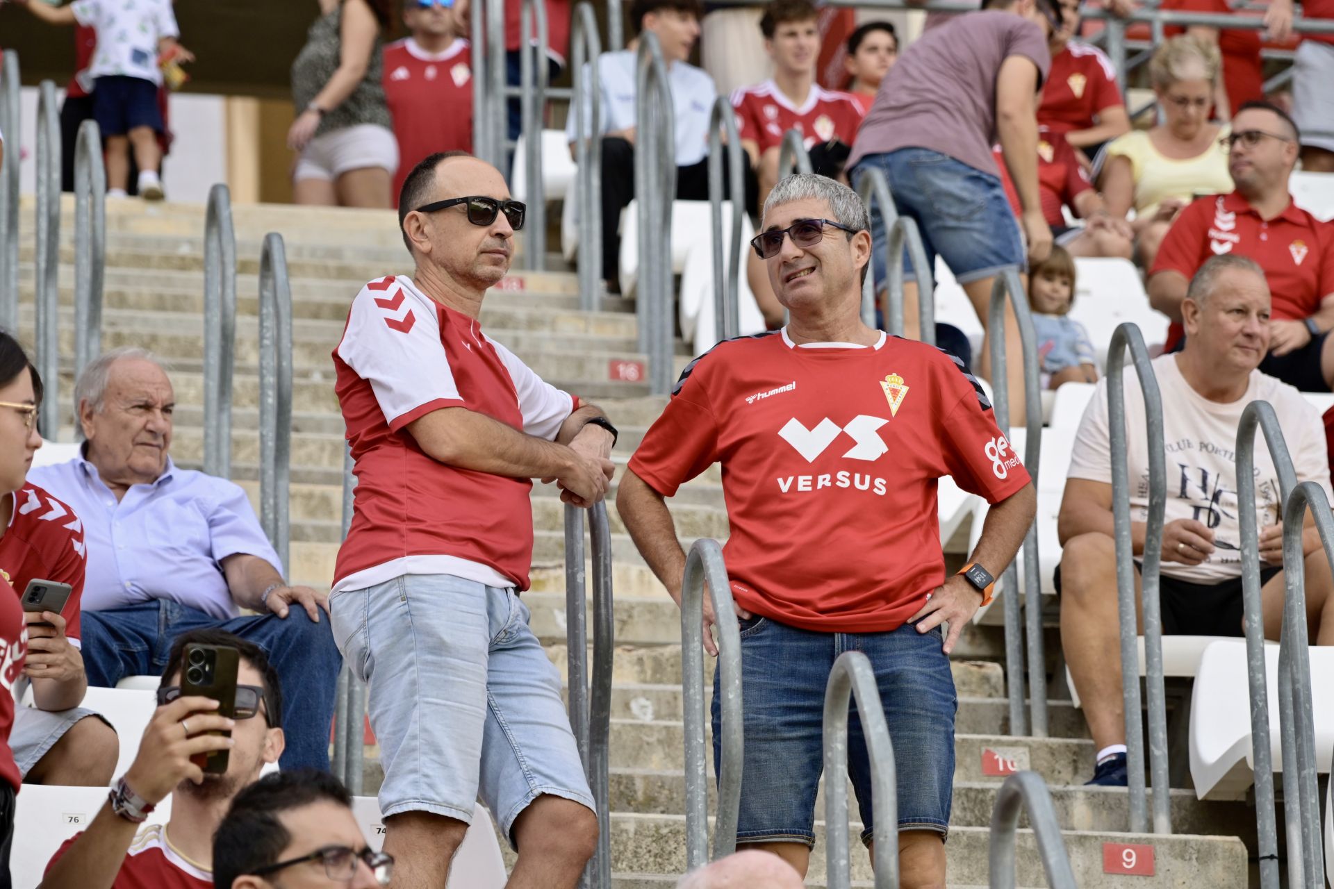 Real Murcia-Alcorcón: búscate en la grada del Estadio Enrique Roca