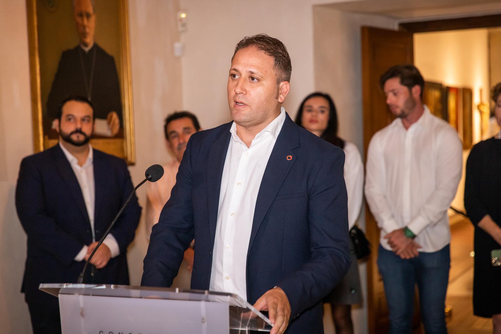 La exposición de la Fundación Pedrera en el Museo de Arte Sacro de Orihuela