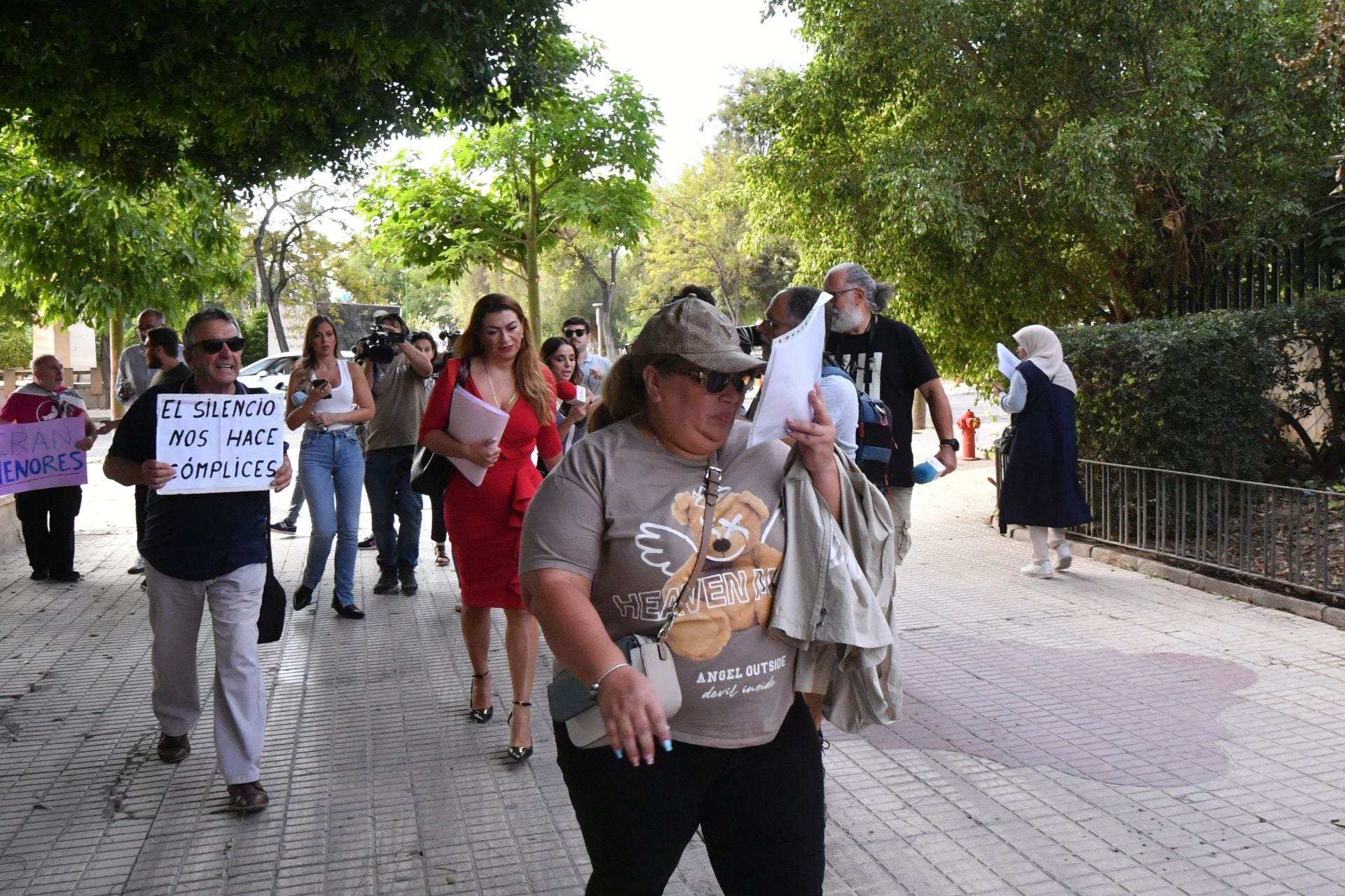 Los empresarios condenados por pagar a menores a cambio de sexo no entrarán a prisión, en imágenes