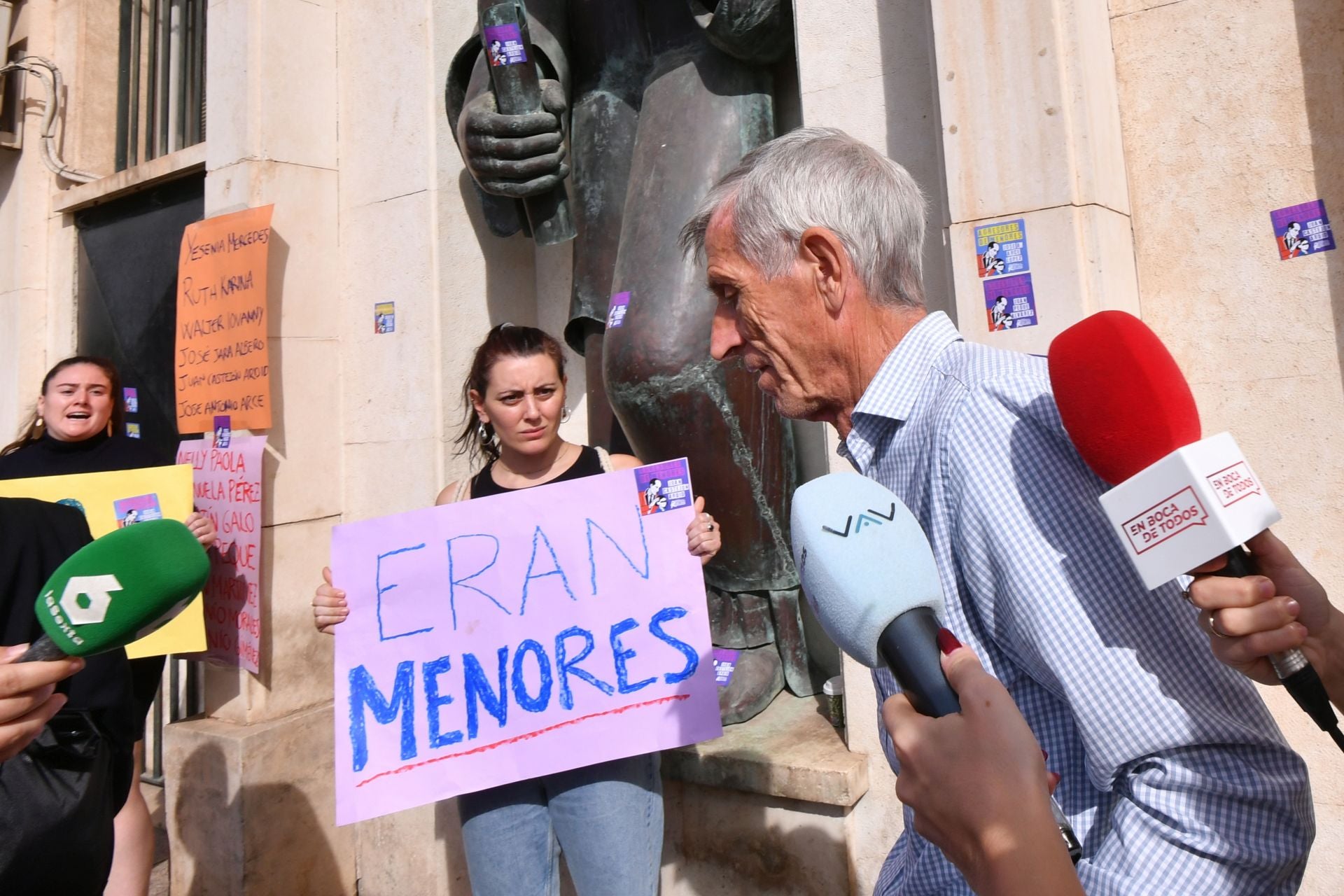 Los empresarios condenados por pagar a menores a cambio de sexo no entrarán a prisión, en imágenes