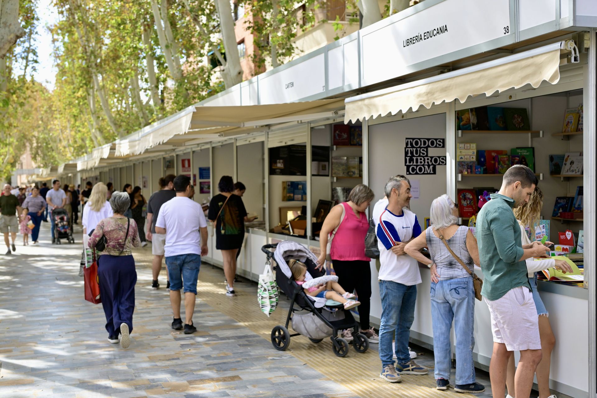 La jornada del 8 de octubre de la Feria del Libro de Murcia, en imágenes