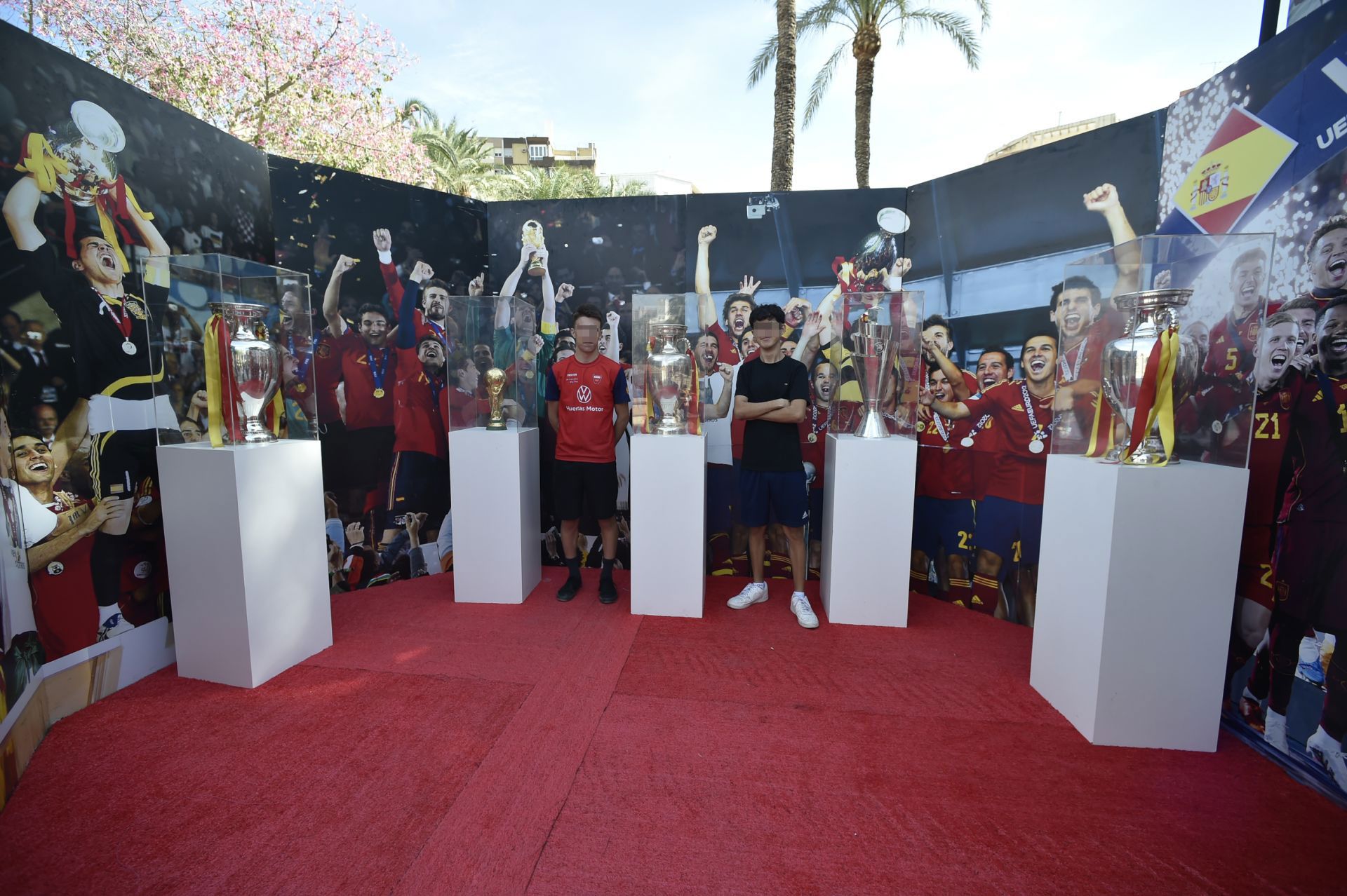 Una &#039;fan zone&#039; en Murcia hasta las 19 horas y un partido de leyendas