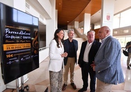 La consejera de Cultura, Carmen Conesa, junto al presidente de los Parrandboleros, Manuel Majón, en la presentación del evento.