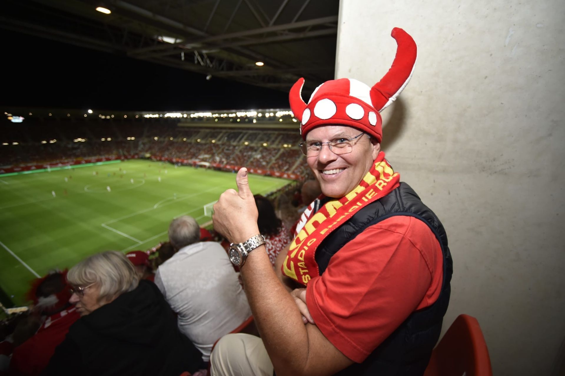 Gran ambiente en el Enrique Roca por la visita de La Roja