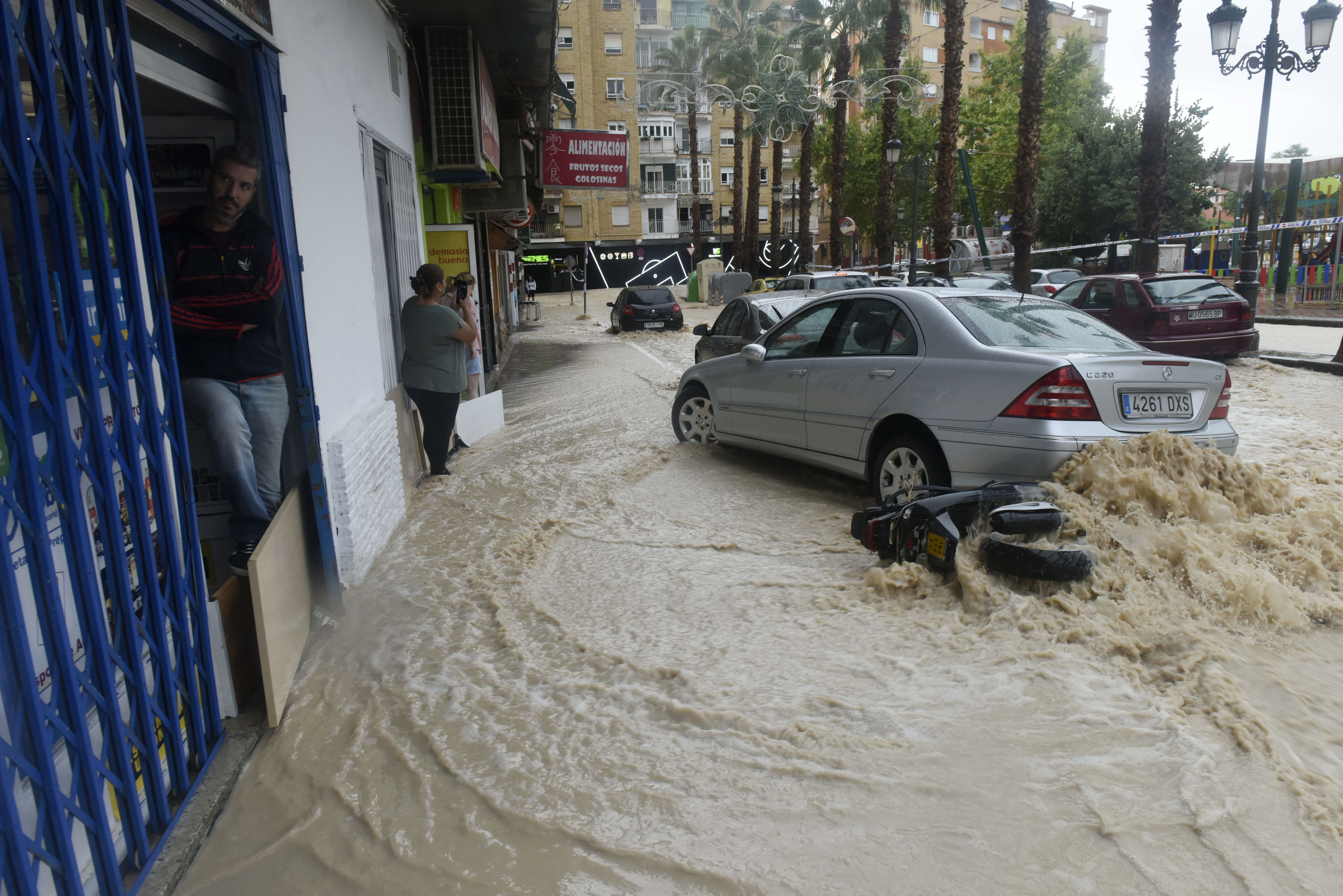 Una tromba anega el centro de Molina el 12 de septiembre de 2019.