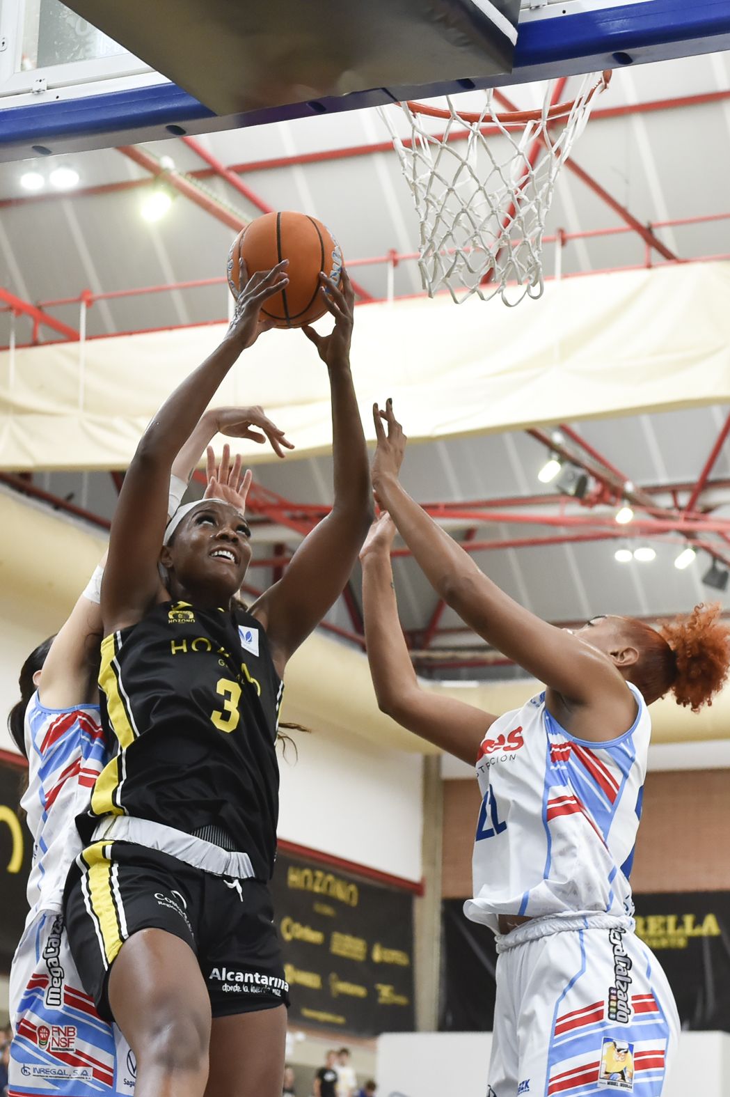 El Hozono Jairis pasa por encima del Ardoi (79-45)