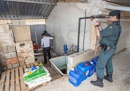 Imagen de archivo de una operación de la Guardia Civil para desmantelar una desalobradora ilegal en Torre Pacheco.