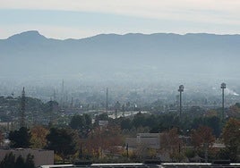Vista de la ciudad de Murcia con contaminación, en una imagen de este martes.