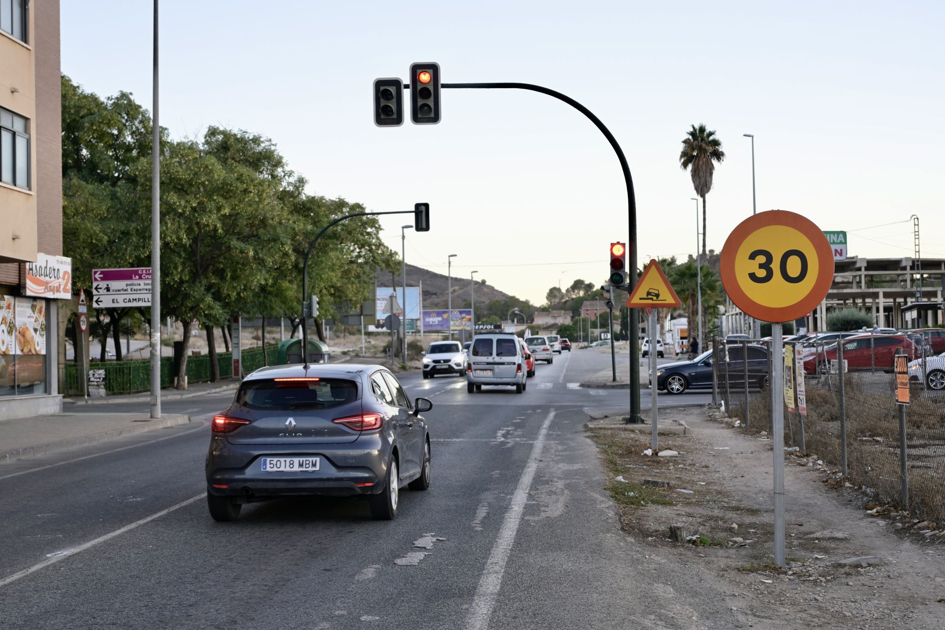 Las imágenes de los baches en la avenida Alejandro Valverde de Murcia