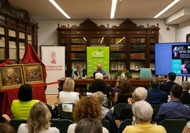 Presentación de los dos lienzos restaurados, el pasado jueves, en la Biblioteca Fernando de Loaces.