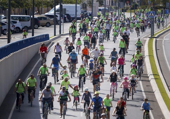 Un multitudinario ciclopaseo pone el broche final a la 45 edición de los Juegos Deportivos del Guadalentín