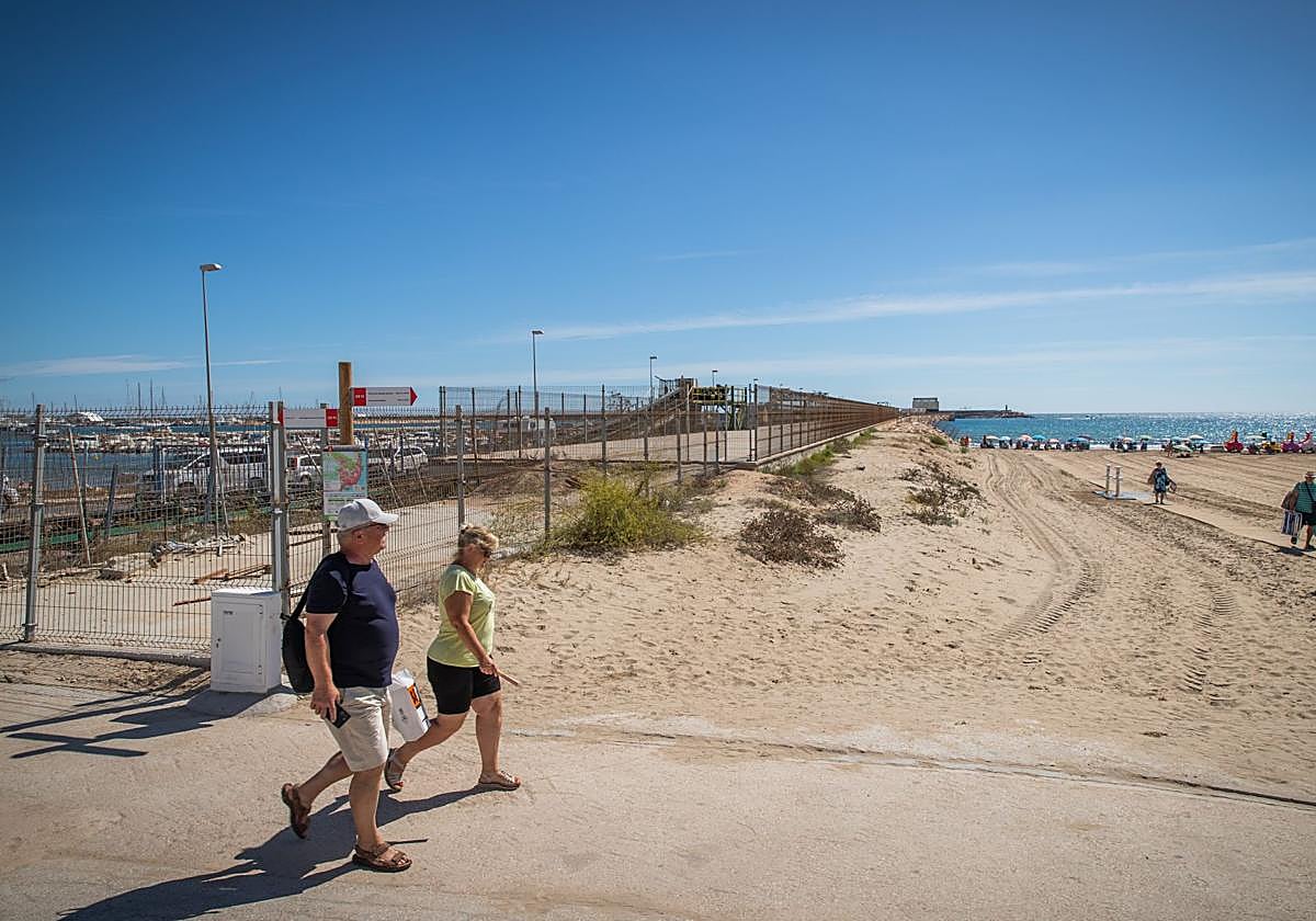 El dique de Poniente en una imagen de archivo.
