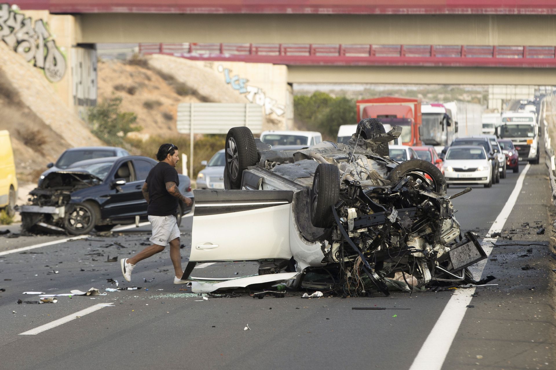 El accidente provocado por un kamikaze en la autovía entre Murcia y Cartagena, en imágenes