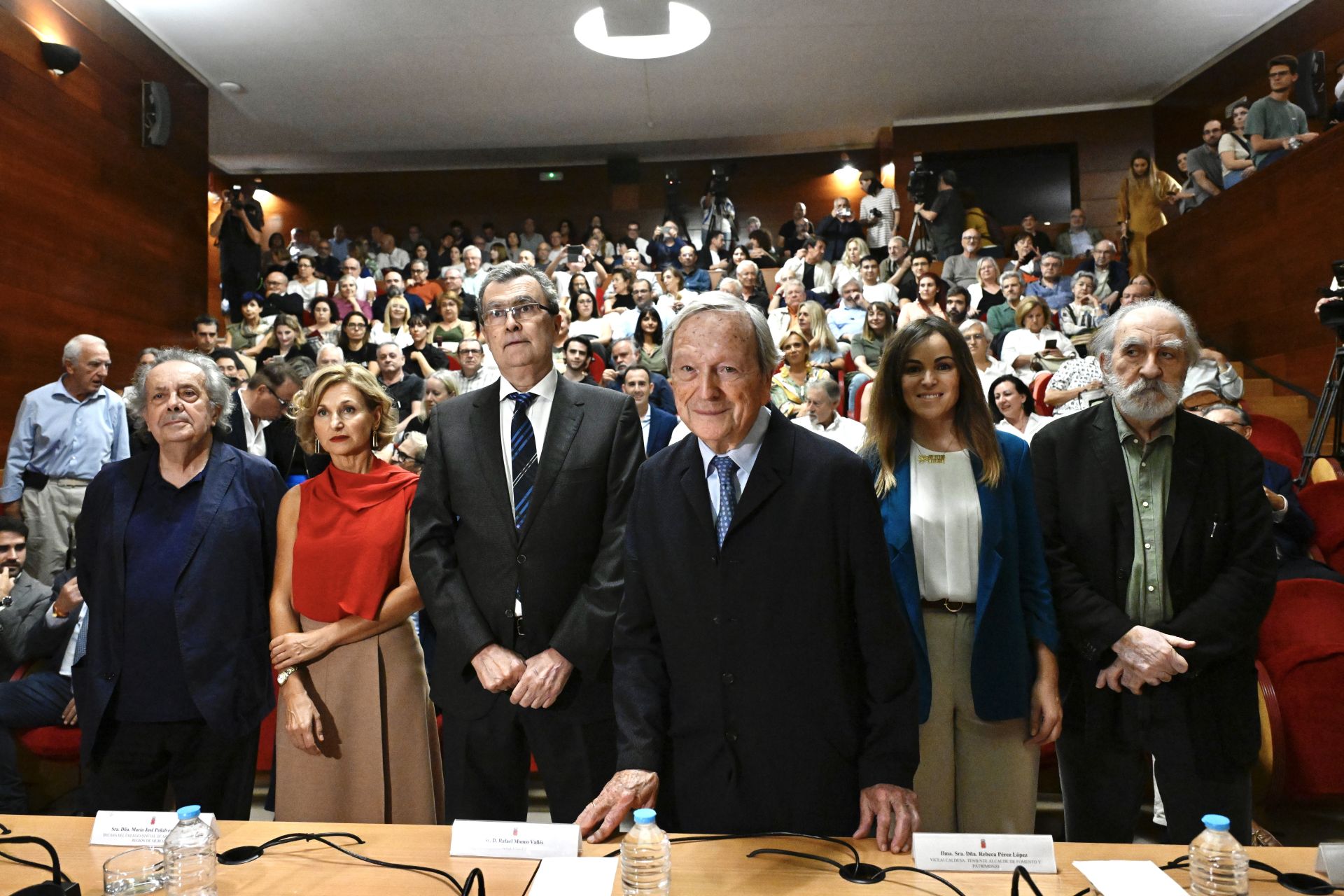 Mesa redonda &#039;Celebrando el Moneo&#039; en Murcia por su 25 aniversario, en imágenes