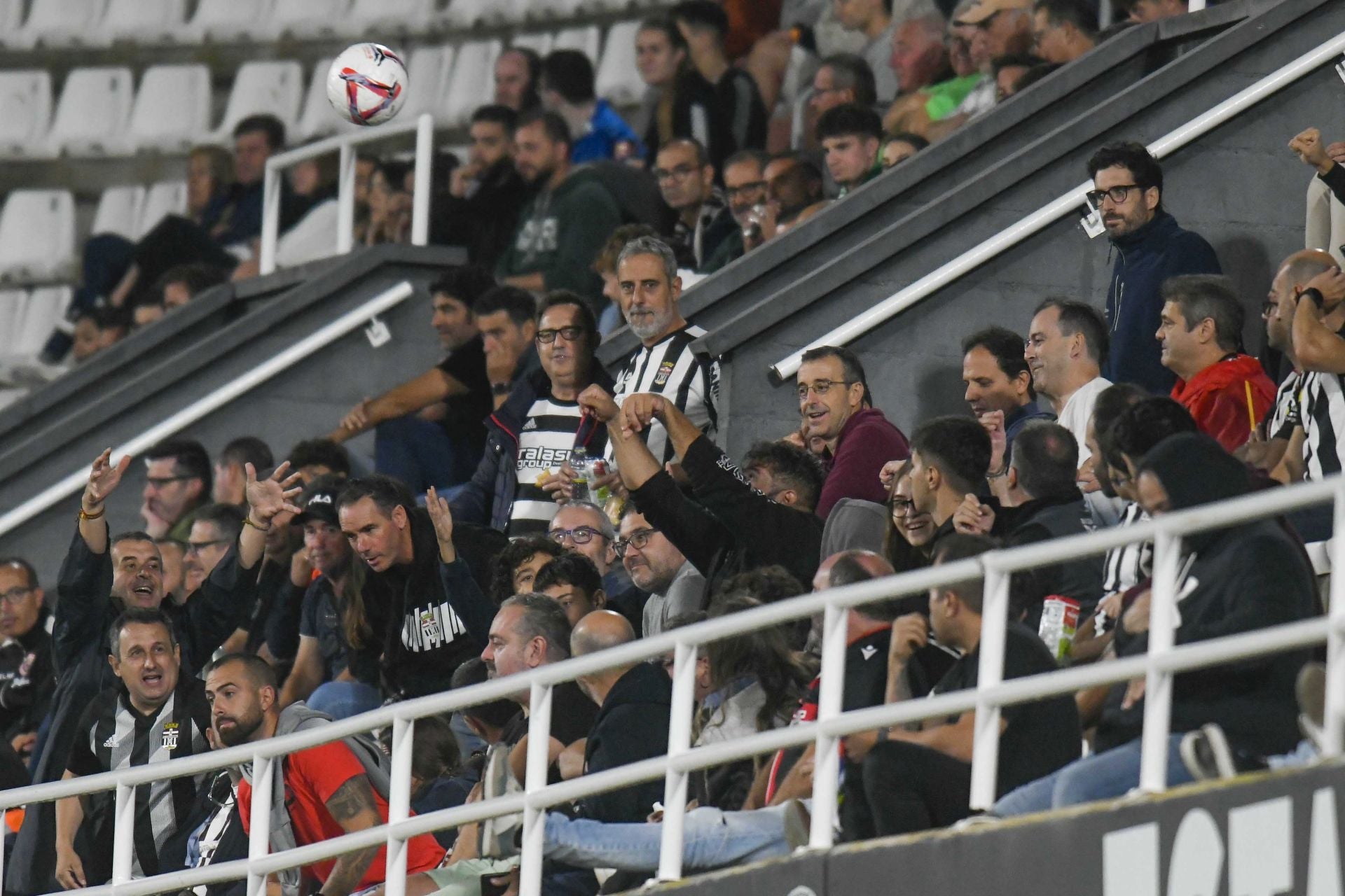 El empate del Cartagena frente al Elche, en imágenes